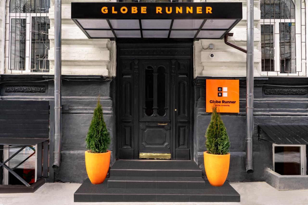 Globe Runner Hostel เคียฟ ภายนอก รูปภาพ